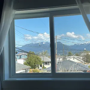 Entire New Cozy And Modern 2-storey House Guest house